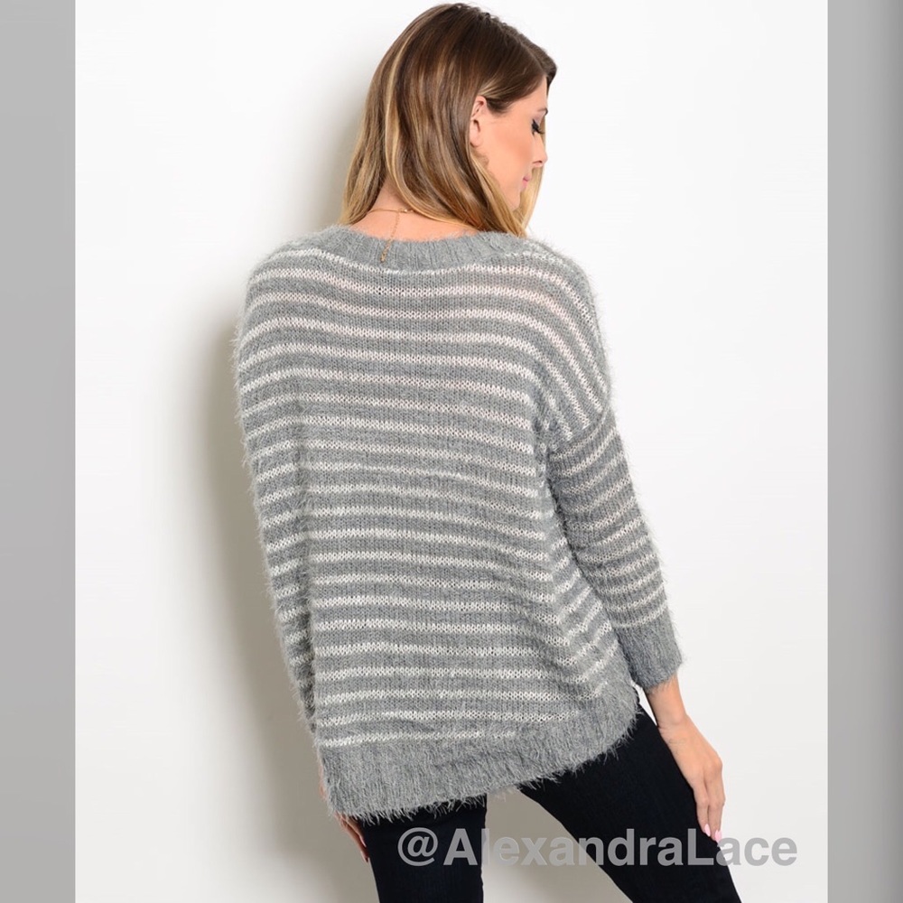 LAST 1️⃣❄️ Gray\Metallic Stripes Sweater ❄️ - Picture 2 of 4